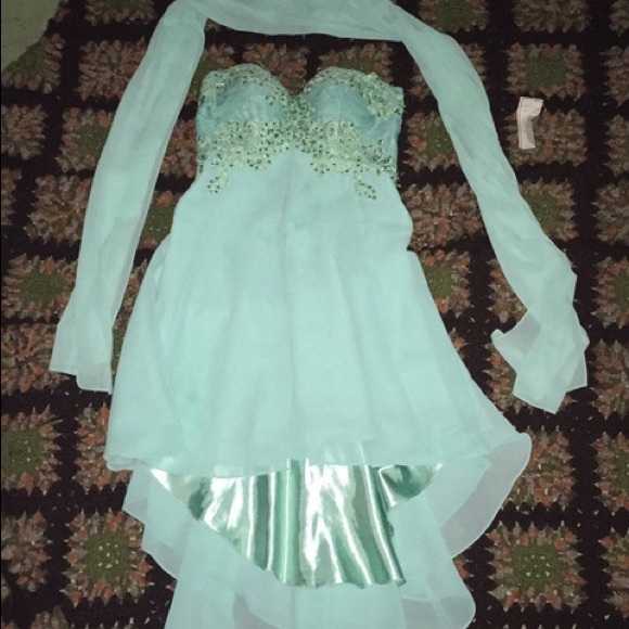 Prom Dresses or special occasion dresses - Picture 4 of 6
